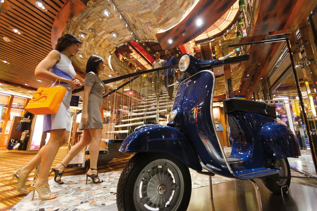 Shopping a bordo di nave Costa